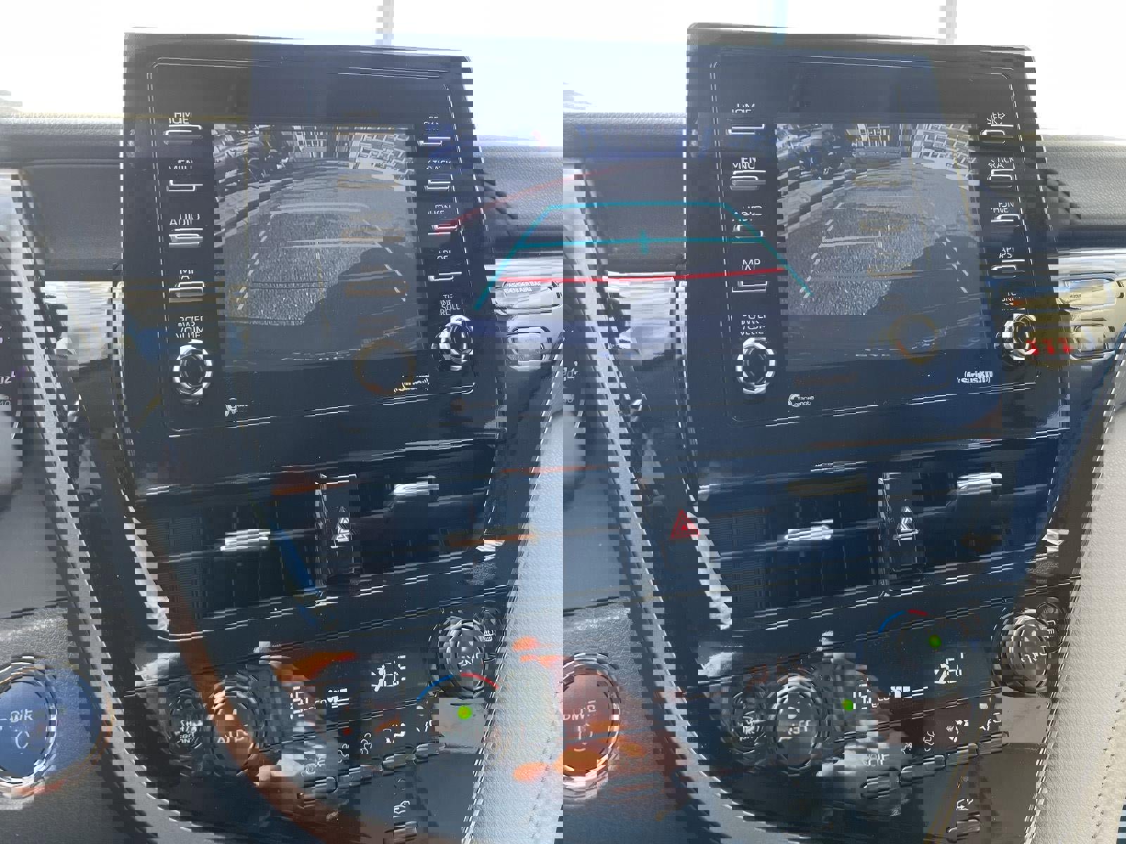 Used 2024 Toyota Camry SE image 5