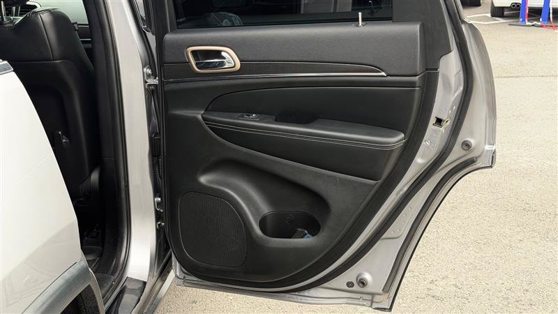 Used 2015 Jeep Grand Cherokee Limited AWD/4WD image 40
