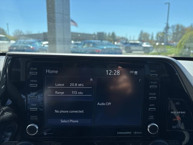 Used 2021 Toyota Highlander XLE AWD/4WD image 16