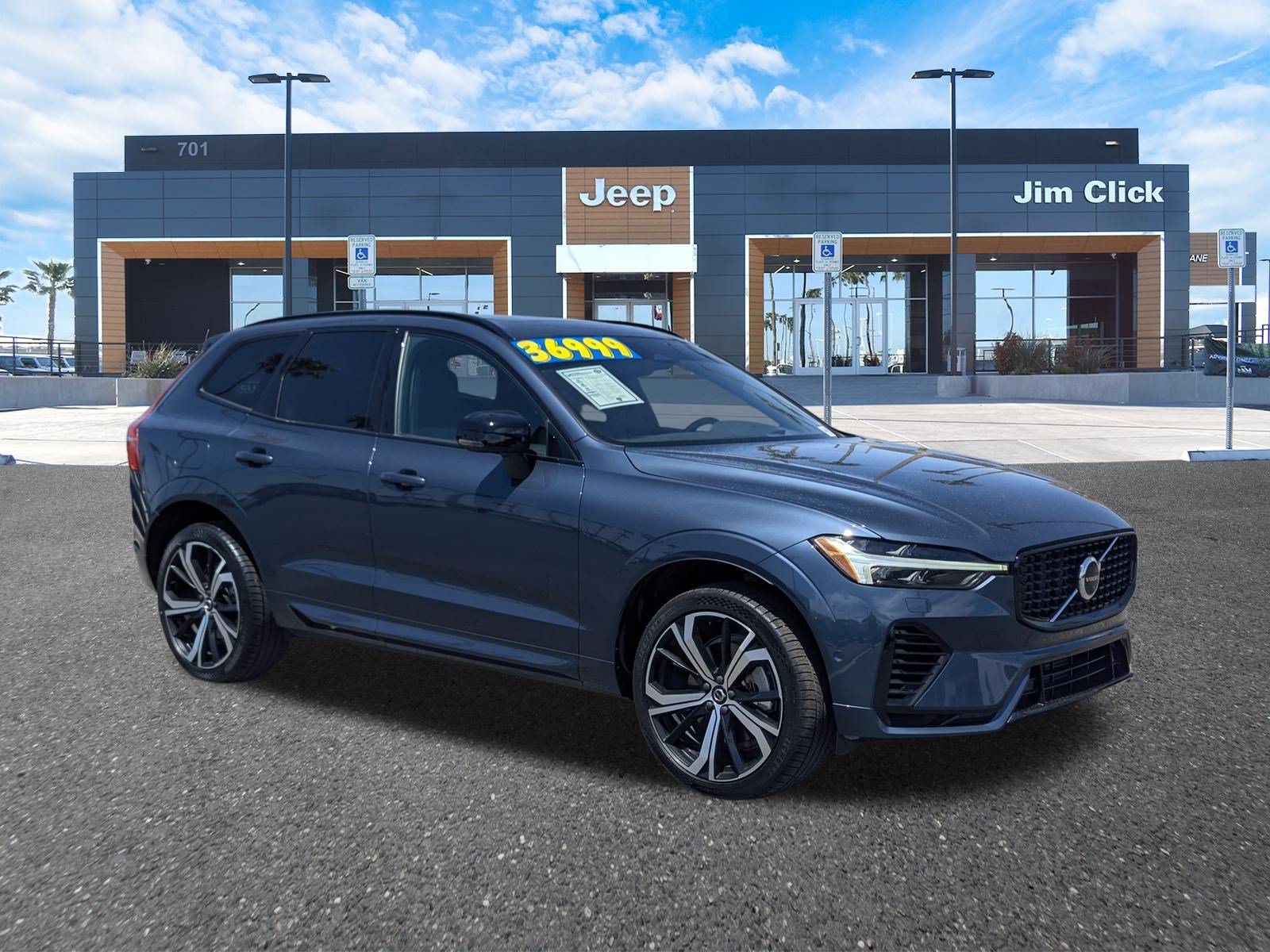 Used 2022 Volvo XC60 T8 R-Design w/ Advanced Package AWD/4WD image 1