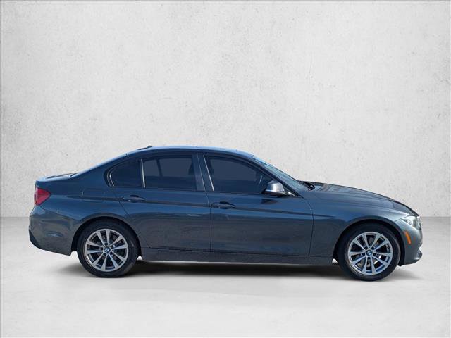 Used 2016 BMW 320i xDrive Sedan AWD/4WD image 4