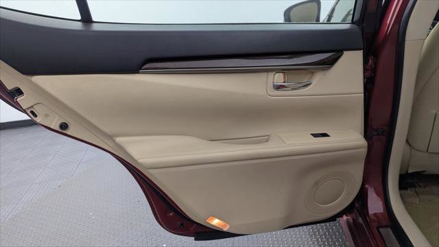 Used 2015 Lexus ES 350 w/ Premium Package FWD image 16
