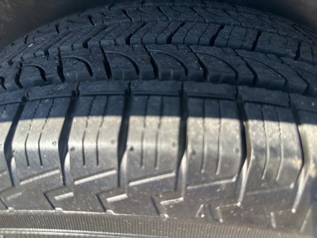 Used 2014 GMC Acadia SLE image 28