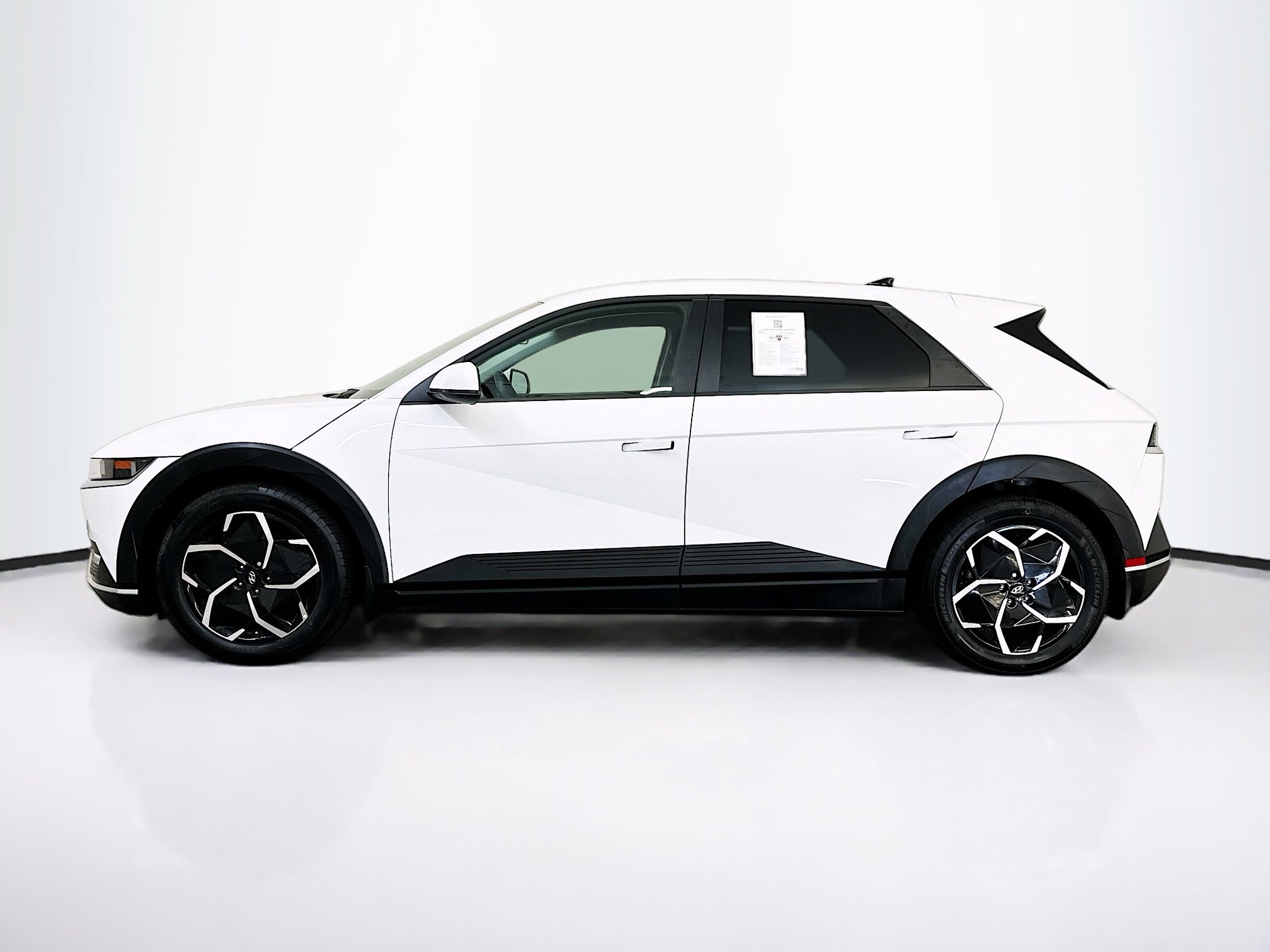 Used 2024 Hyundai Ioniq 5 SE image 4