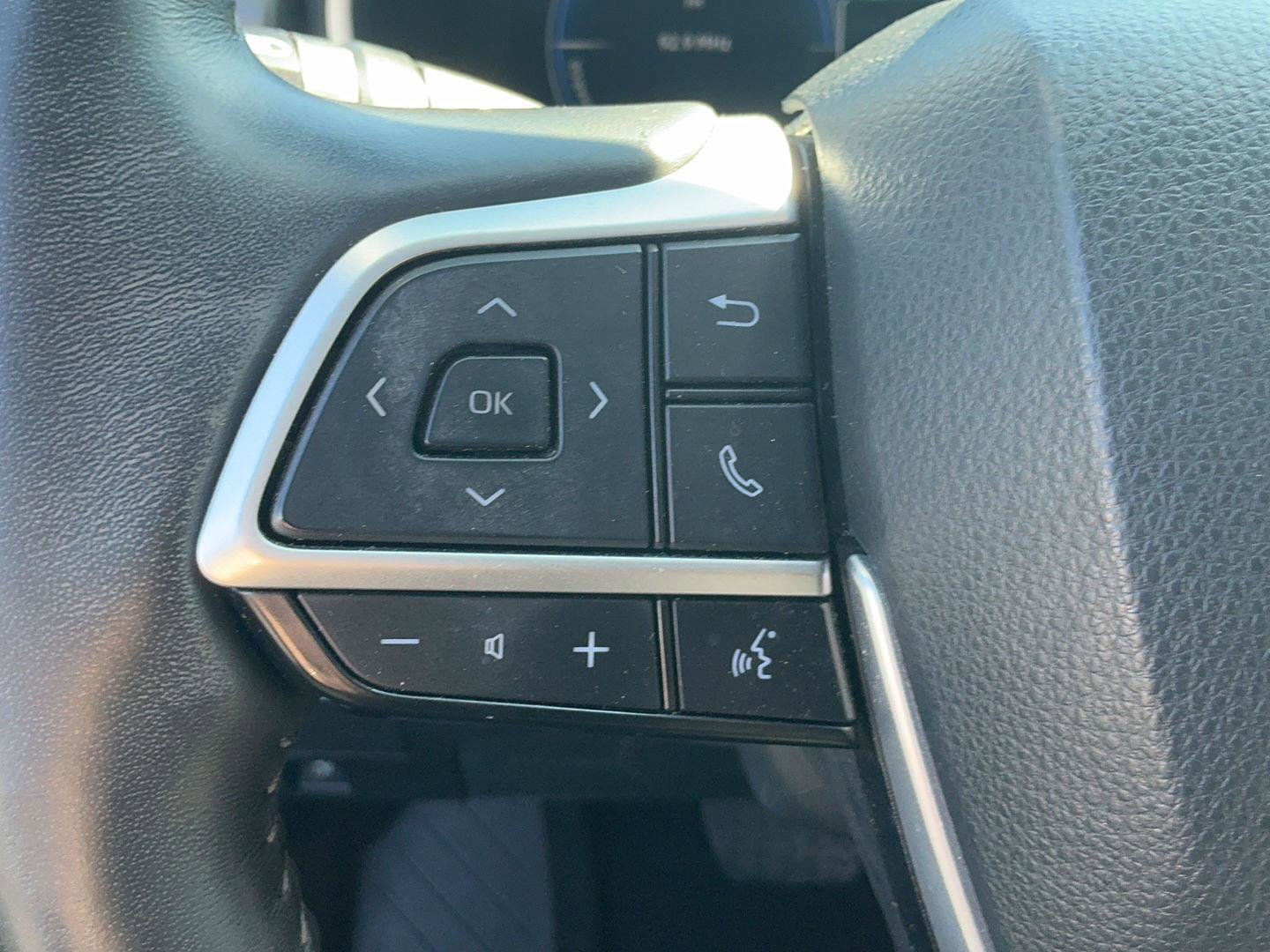 Used 2023 Toyota Highlander Limited AWD/4WD image 18