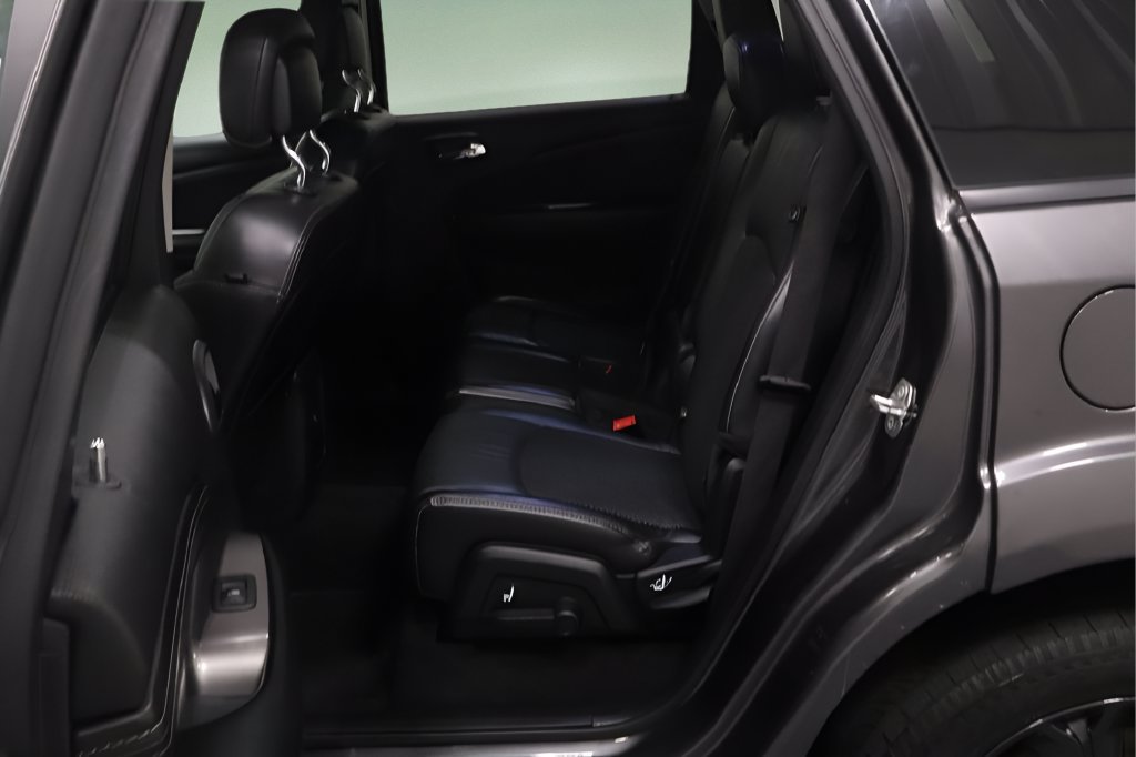 Used 2020 Dodge Journey Crossroad FWD image 11