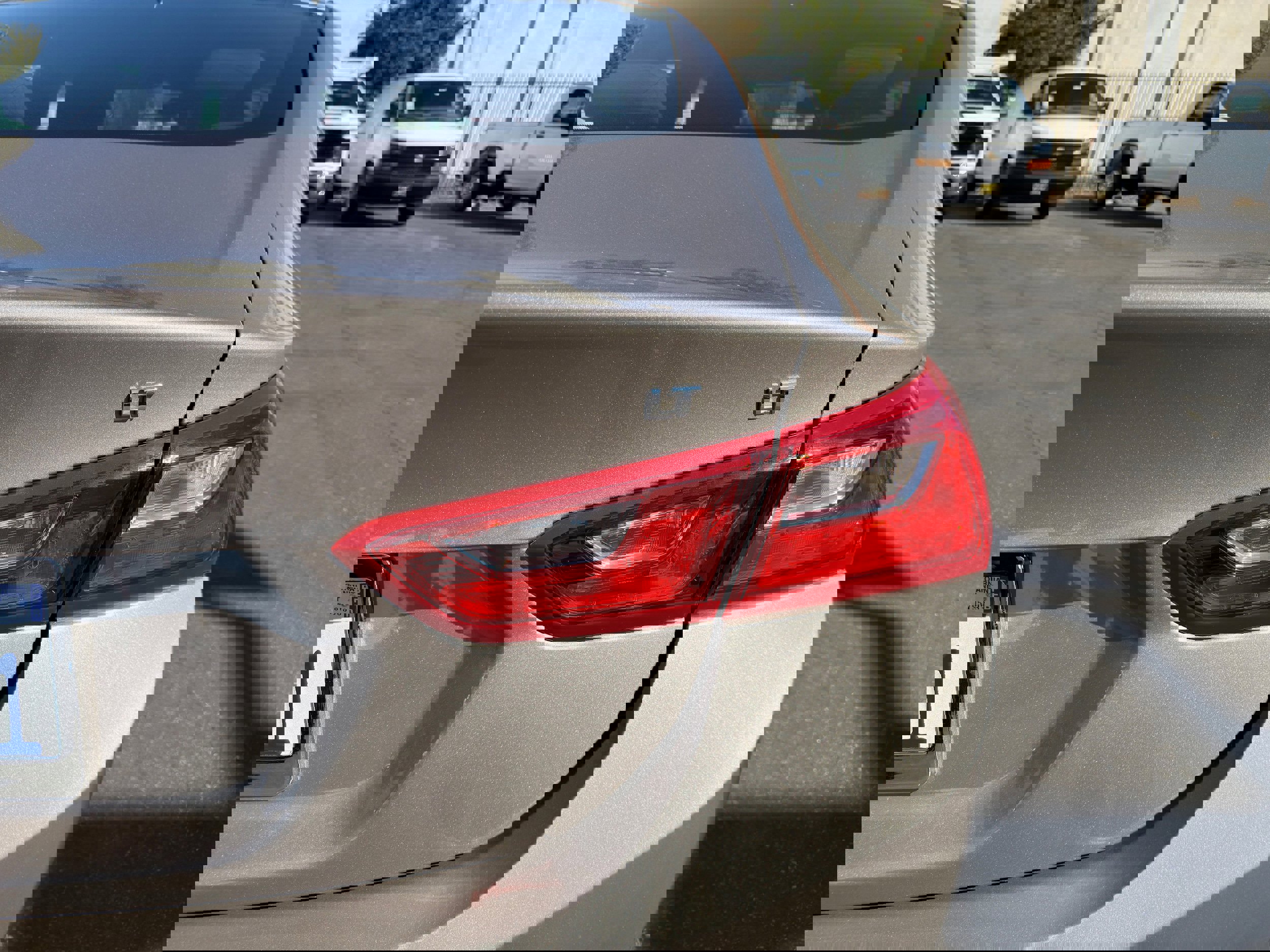 Used 2023 Chevrolet Malibu LT image 38