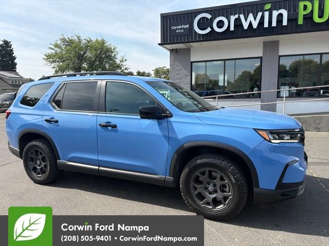 Used 2025 Honda Pilot TrailSport image 4