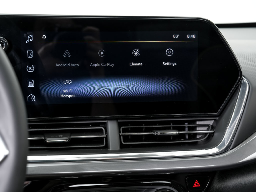 Used 2025 Chevrolet Trax ACTIV w/ Sunroof Package FWD image 18