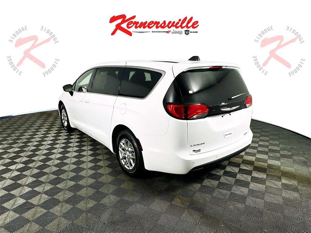 New 2026 Chrysler Voyager LX image 5