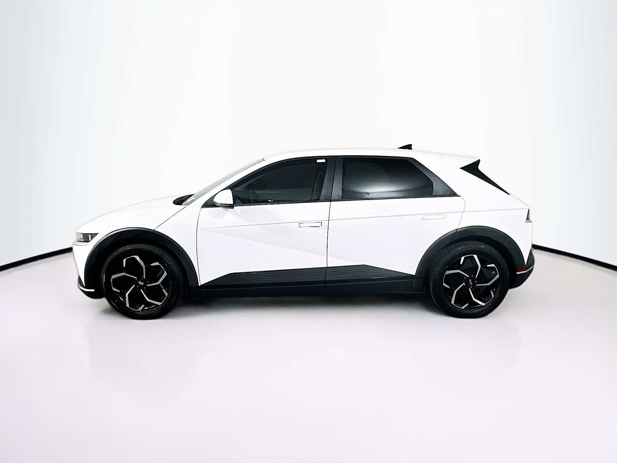 Used 2024 Hyundai Ioniq 5 SEL RWD image 4