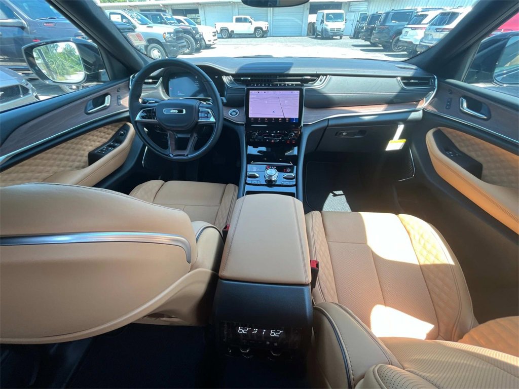 New 2025 Jeep Grand Cherokee Summit image 20