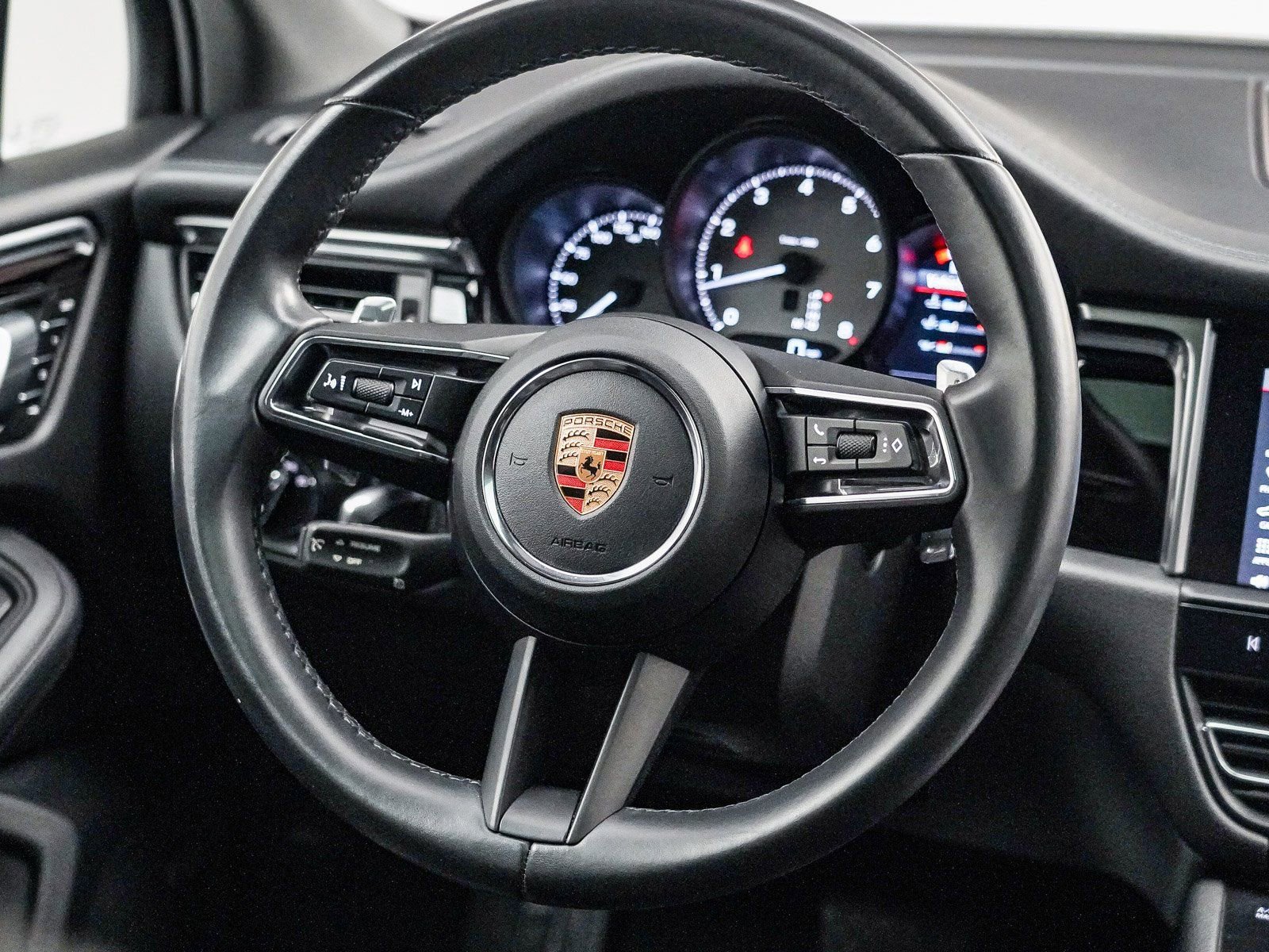 Certified 2022 Porsche Macan S image 20