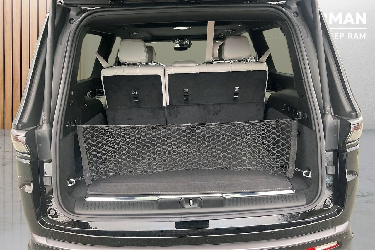 New 2026 Jeep Grand Wagoneer L Summit w/ Premium Group III image 27