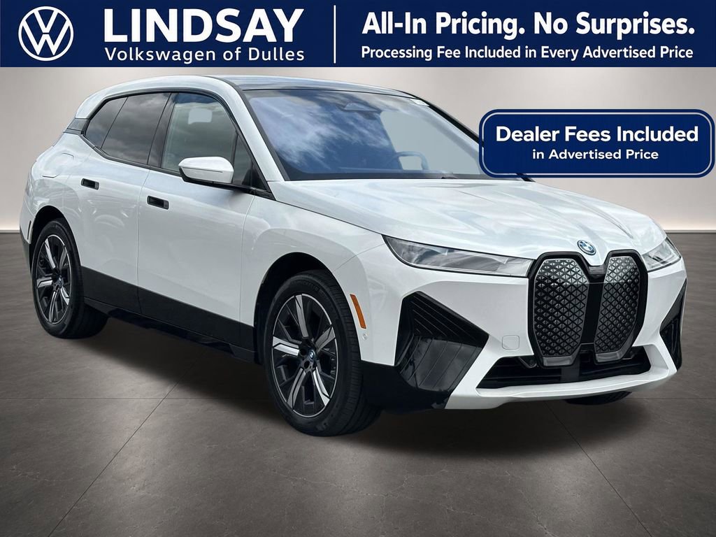 Used 2023 BMW iX xDrive50 w/ Sport Package AWD/4WD image 1