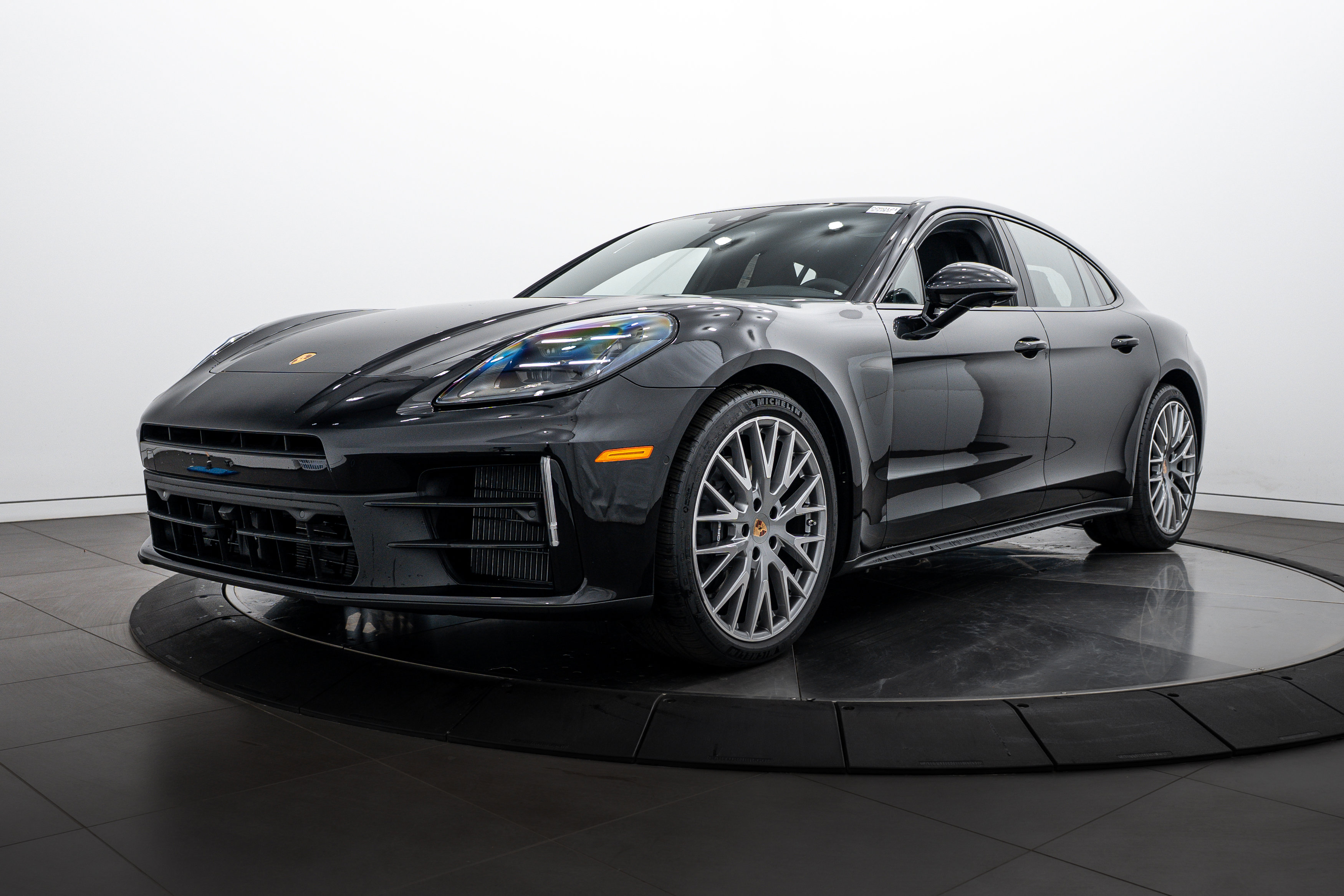 New 2026 Porsche Panamera 4 image 1