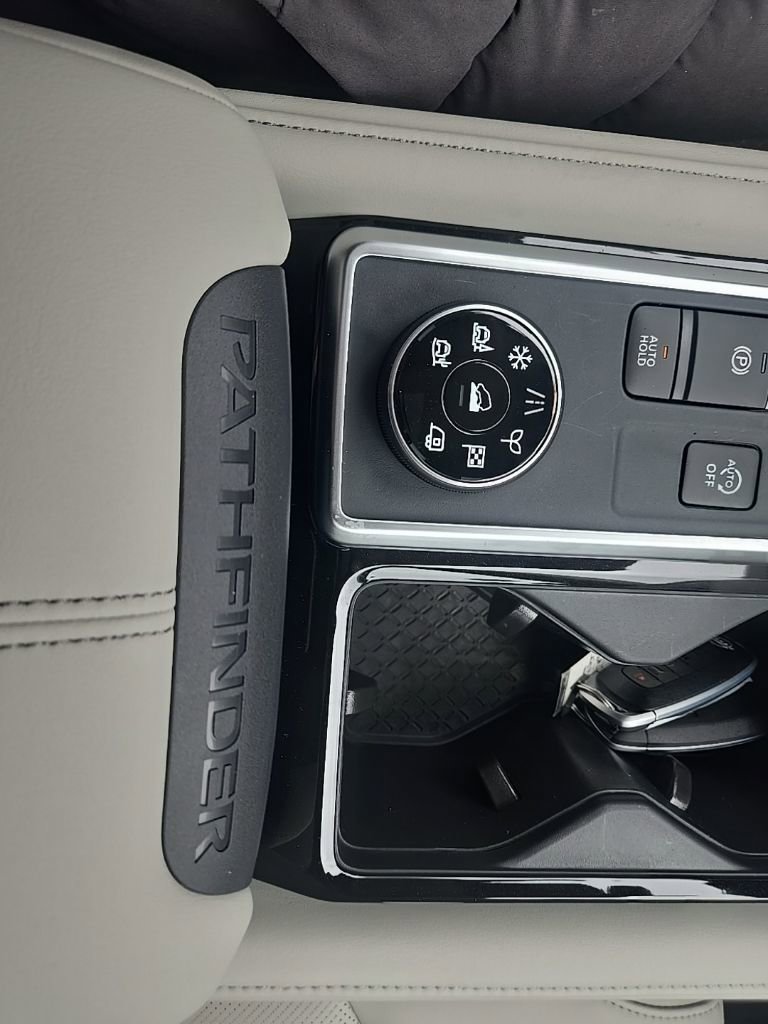 New 2026 Nissan Pathfinder SL image 23