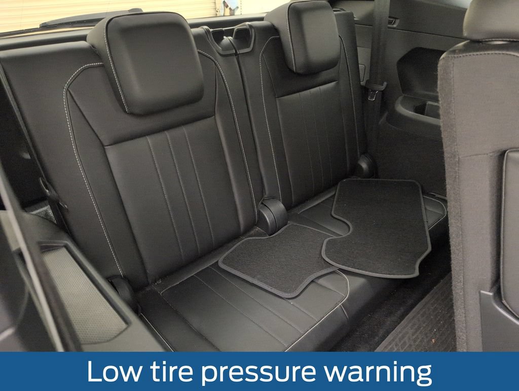 Used 2023 Volkswagen Tiguan SE R-Line FWD image 18