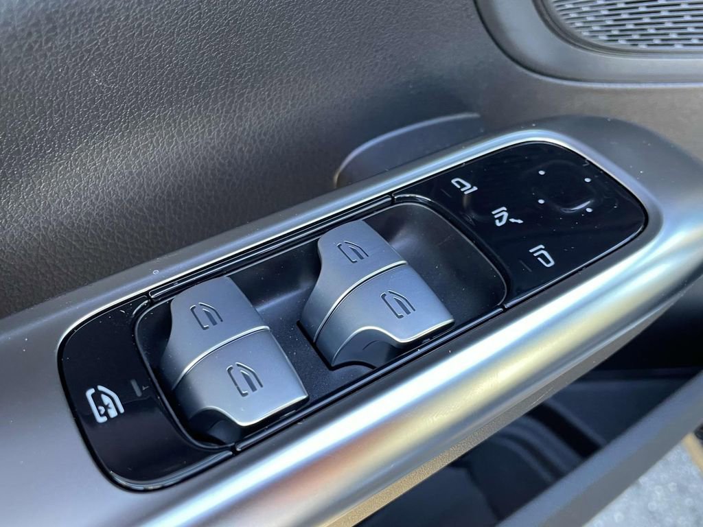 Certified 2025 Mercedes-Benz C 300 Sedan image 16