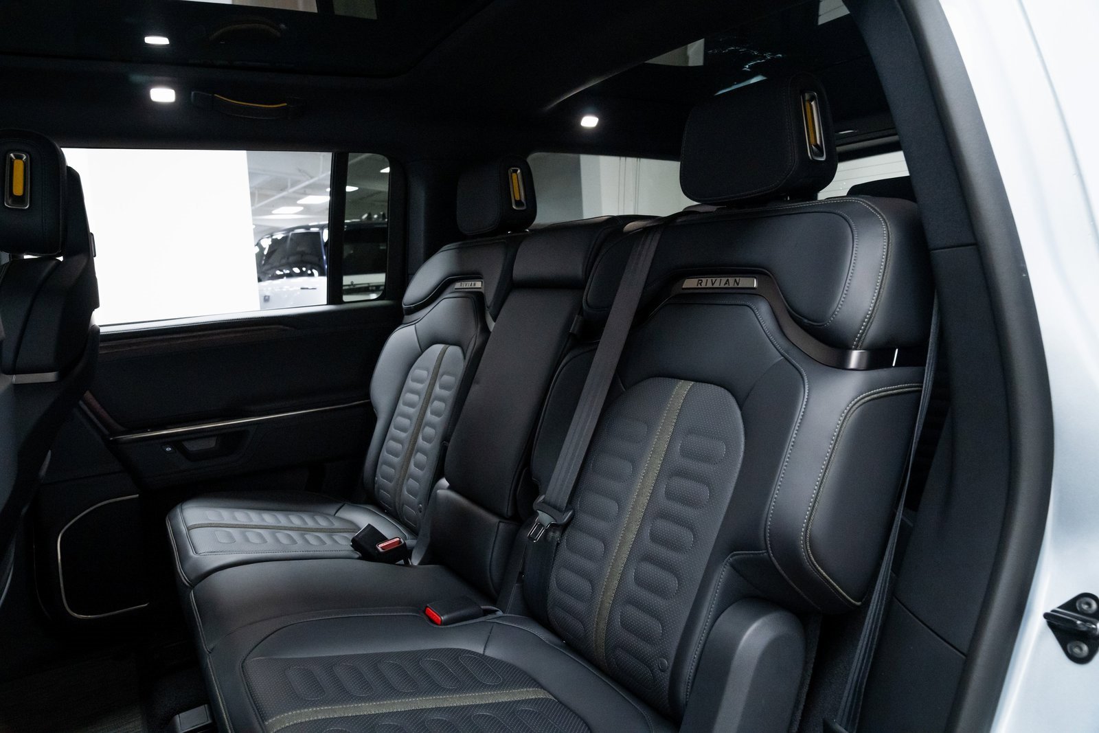 Used 2026 Rivian R1S Adventure image 19