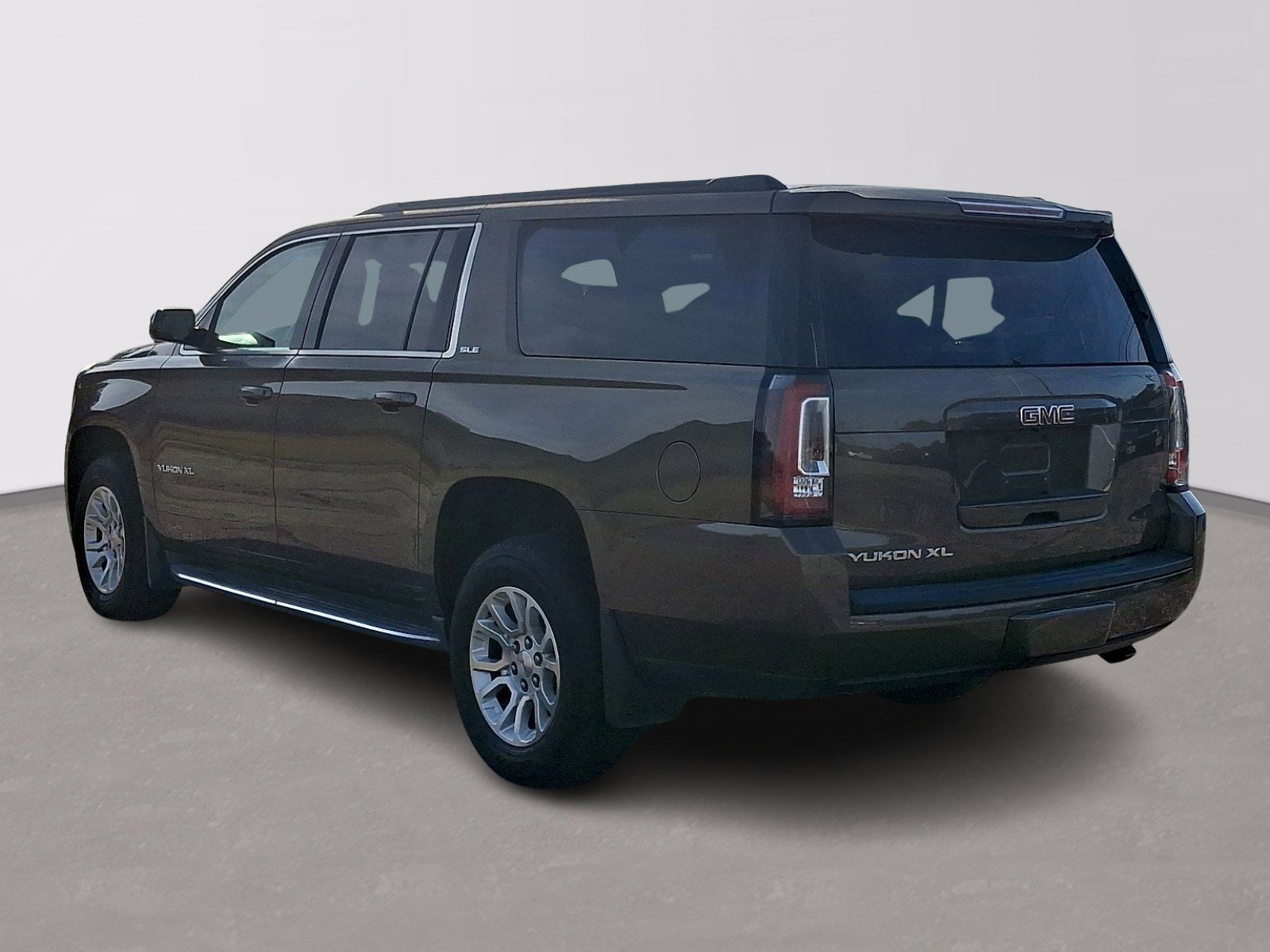 Used 2015 GMC Yukon XL SLE w/ Convenience Package RWD image 4