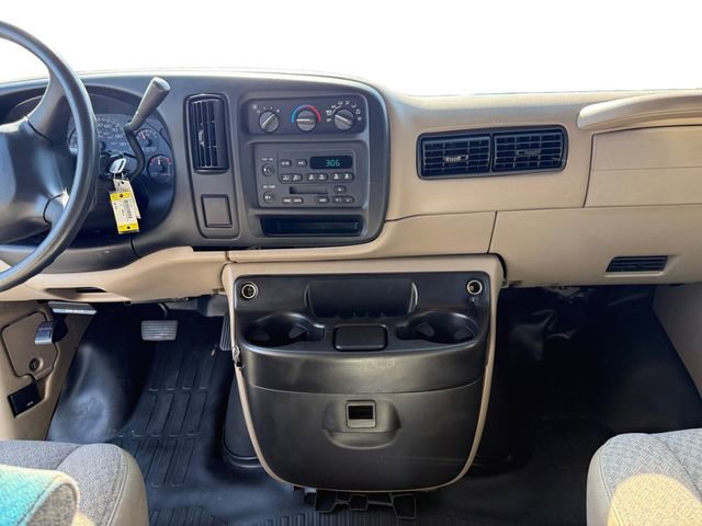 Used 2001 Chevrolet Express 2500 Passenger w/ Convenience Pkg RWD image 11
