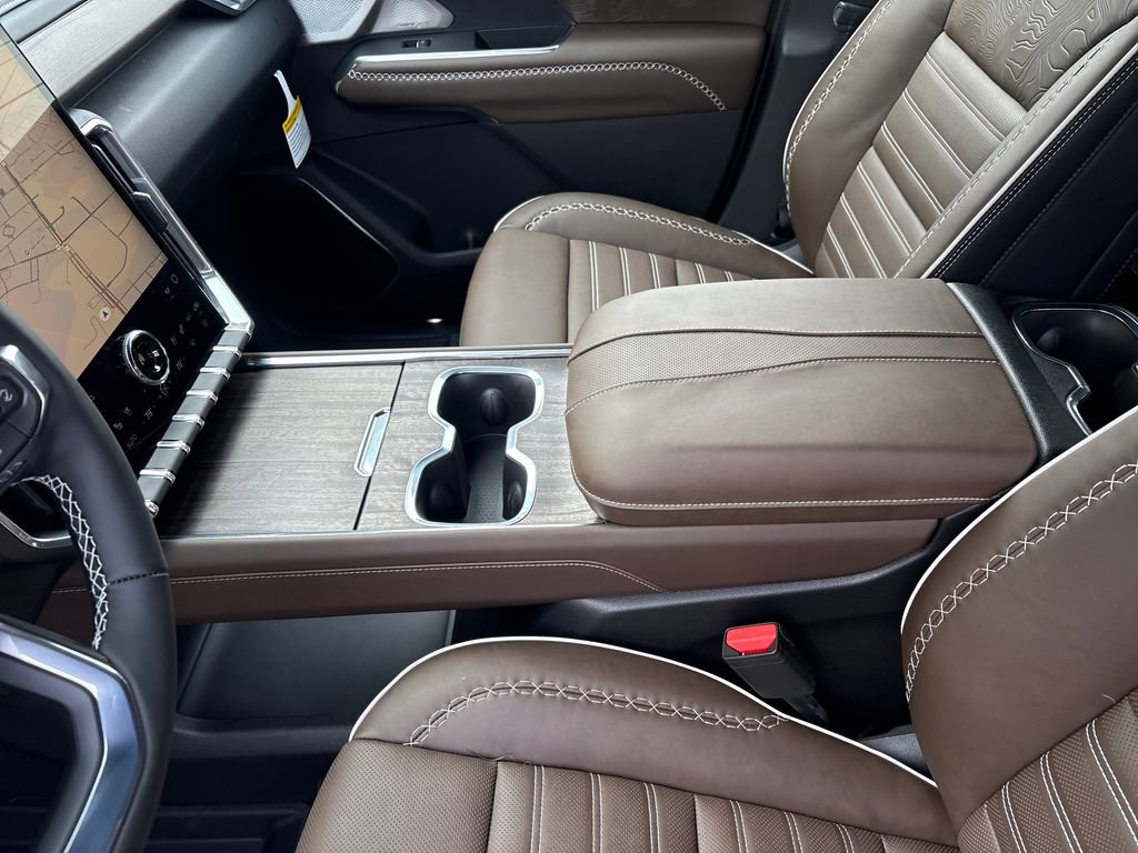 New 2026 GMC Acadia Denali Ultimate w/ LPO, Floor Liner Package image 37