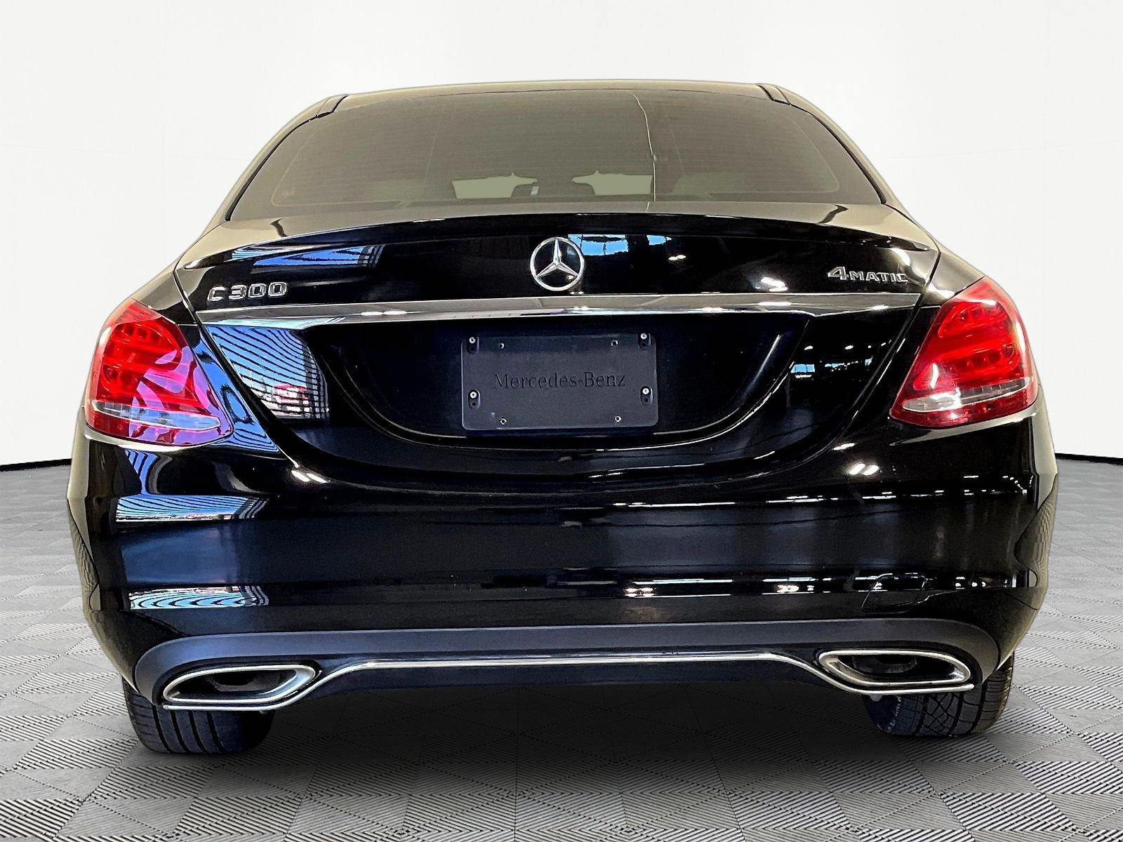 Used 2018 Mercedes-Benz C 300 4MATIC Sedan image 5