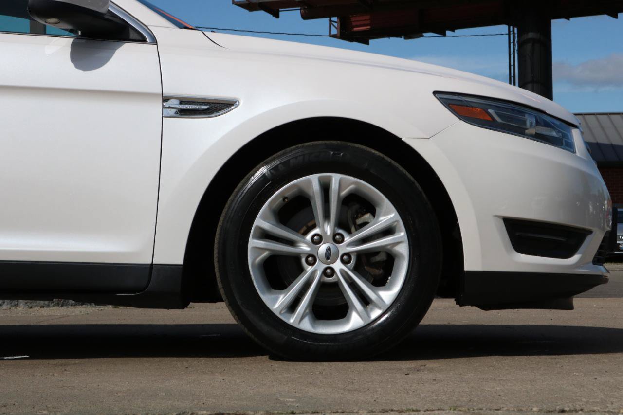 Used 2019 Ford Taurus SEL w/ Equipment Group 201A FWD image 6