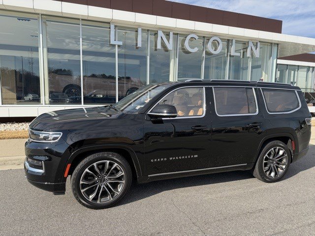 Used 2022 Jeep Grand Wagoneer Series III w/ Rear Seat Video Group 1 image 5