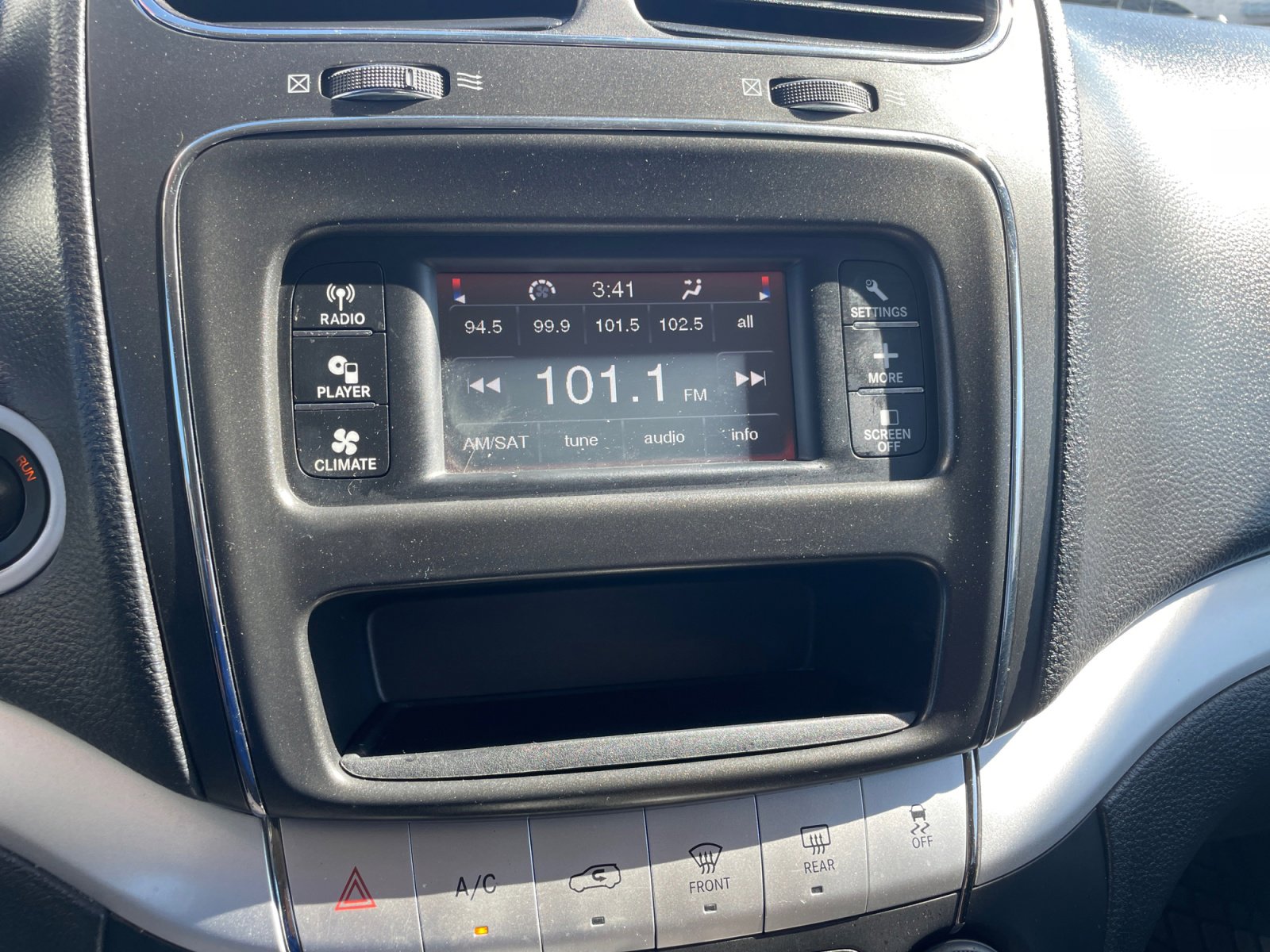Used 2018 Dodge Journey SE w/ Connectivity Group FWD image 22