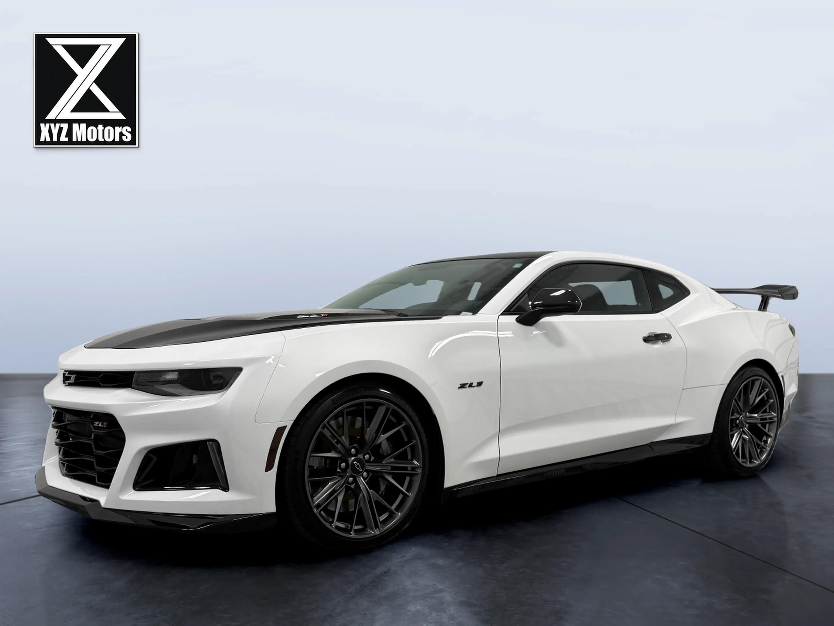 Used 2022 Chevrolet Camaro ZL1 RWD image 2
