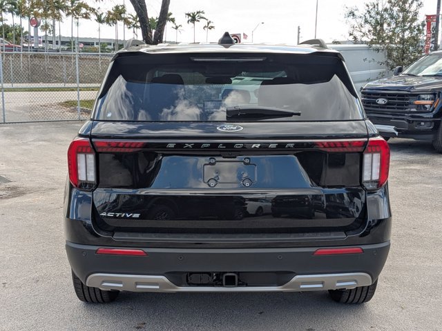 Used 2026 Ford Explorer Active w/ Active Comfort Package image 5