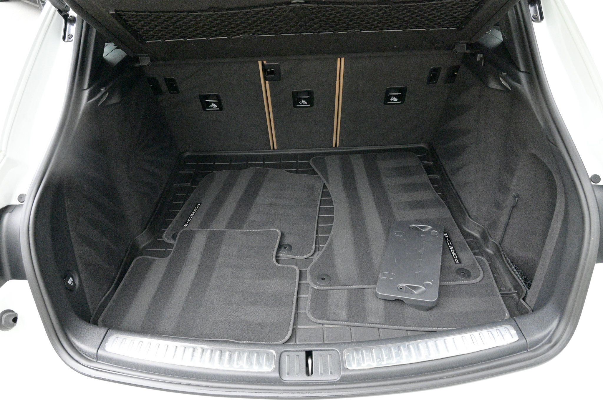 Used 2020 Porsche Macan image 44