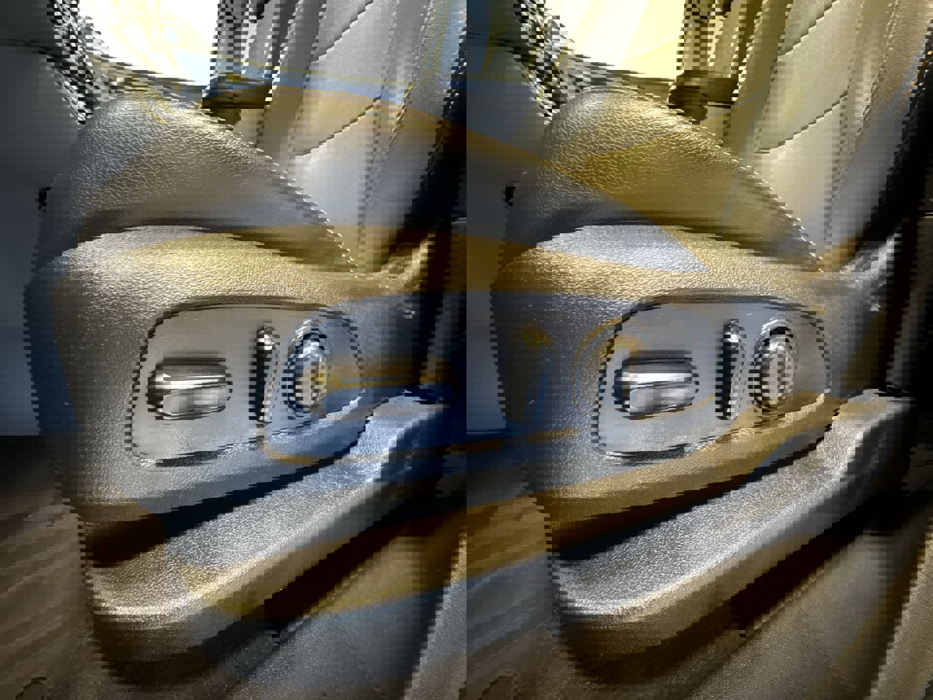 Used 2020 GMC Terrain SLT w/ Preferred Package image 12