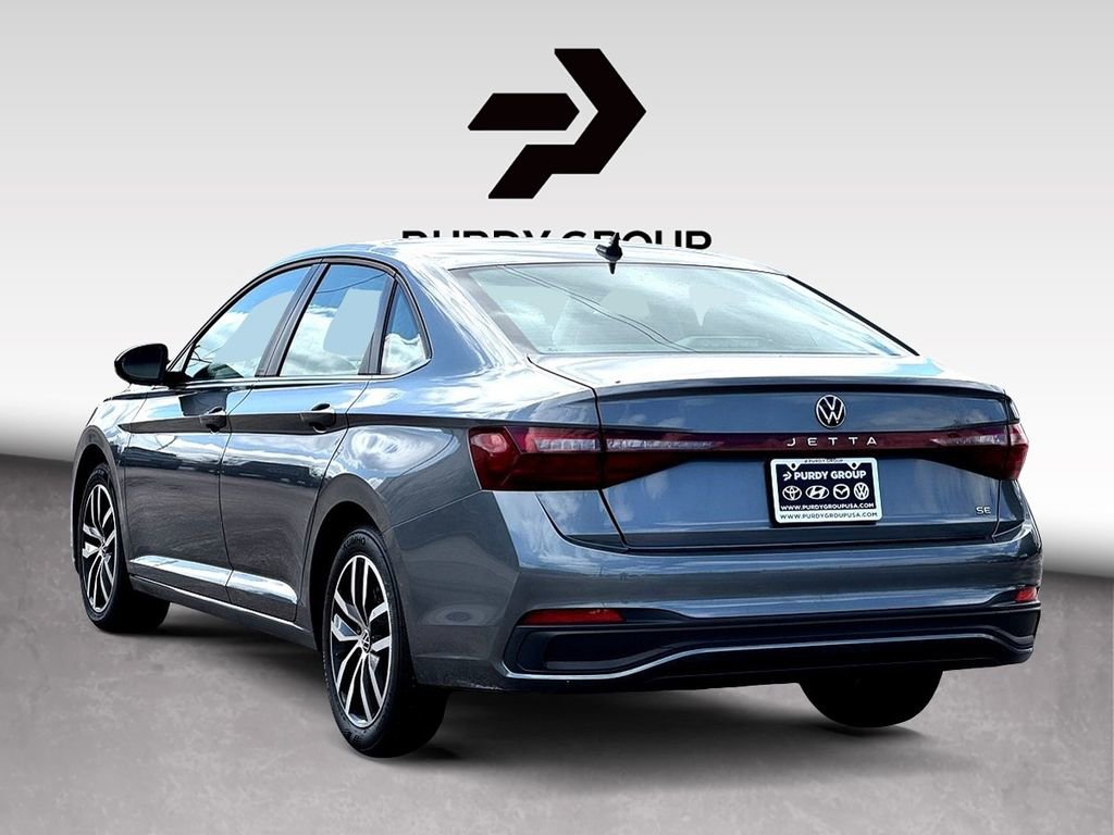 Certified 2025 Volkswagen Jetta SE image 6
