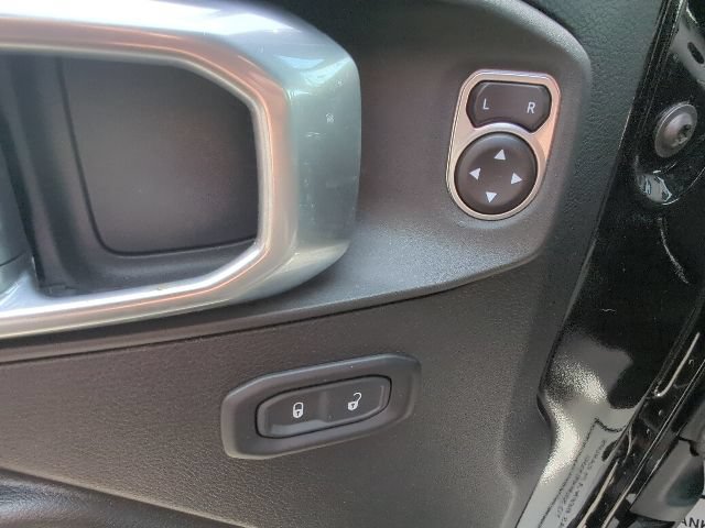 Used 2021 Jeep Wrangler Unlimited Rubicon AWD/4WD image 13