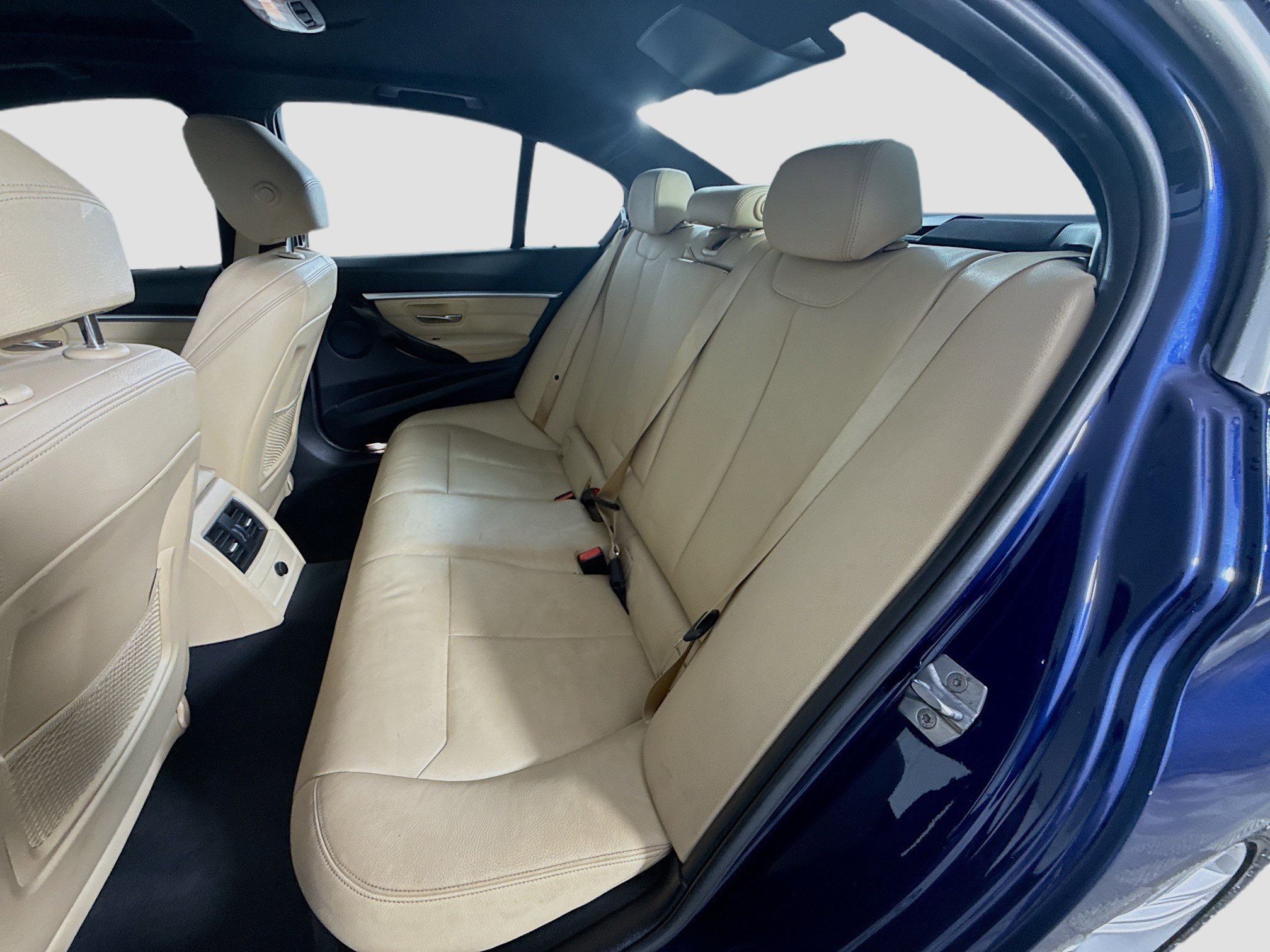 Used 2017 BMW 330e image 25