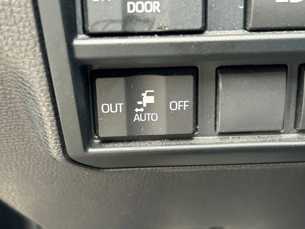 Used 2024 Toyota Tundra Platinum AWD/4WD image 29