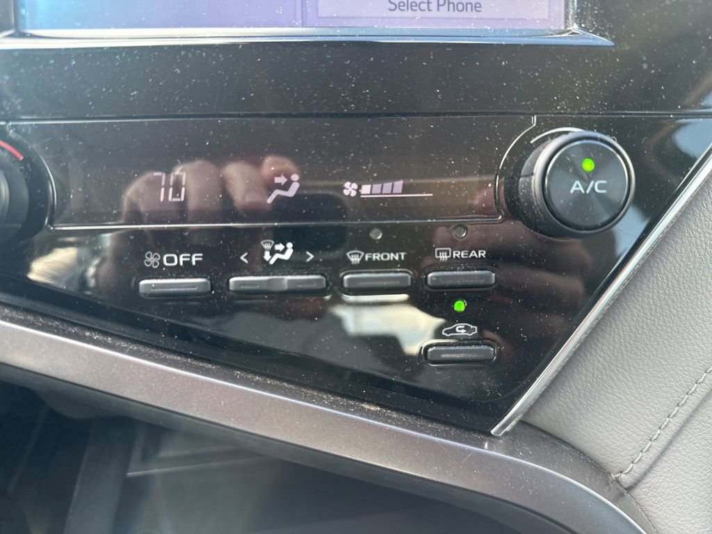 Used 2018 Toyota Camry SE FWD image 16