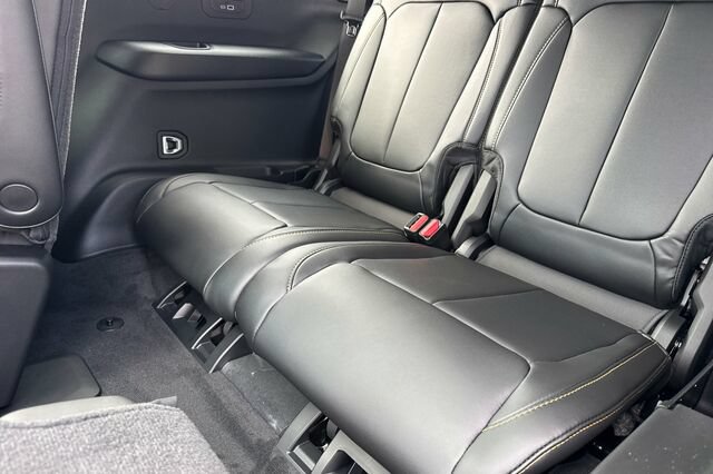 New 2026 Jeep Grand Cherokee L Limited AWD/4WD image 12
