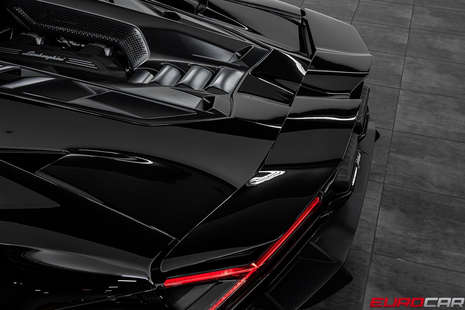 Used 2025 Lamborghini Revuelto *PASSENGER DISPLAY * FULL PPF* image 19