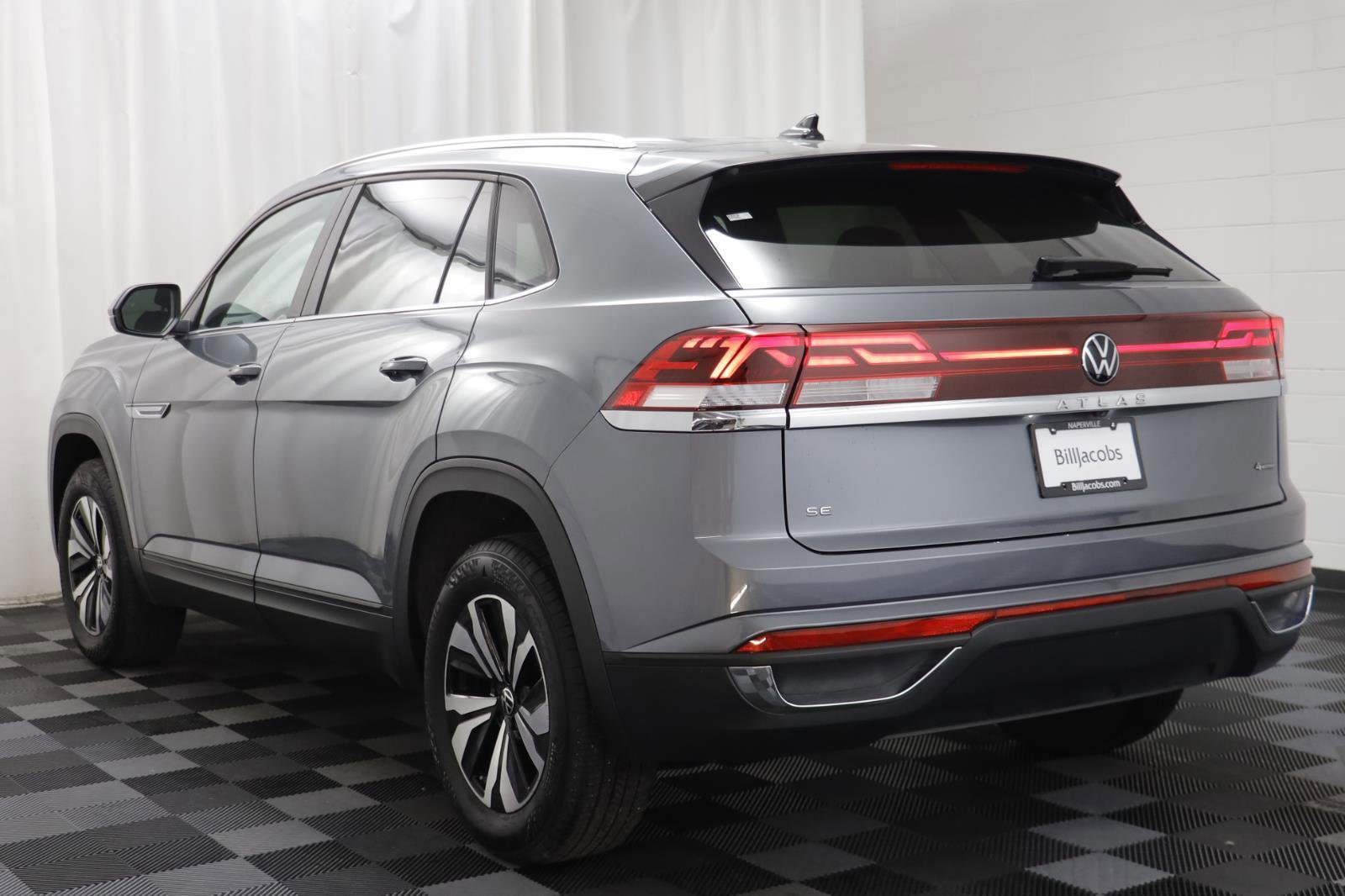 Used 2024 Volkswagen Atlas Cross Sport SE image 13