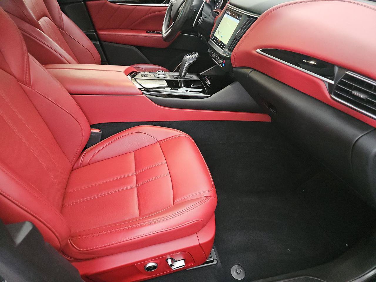 Used 2023 Maserati Levante Modena AWD/4WD image 9