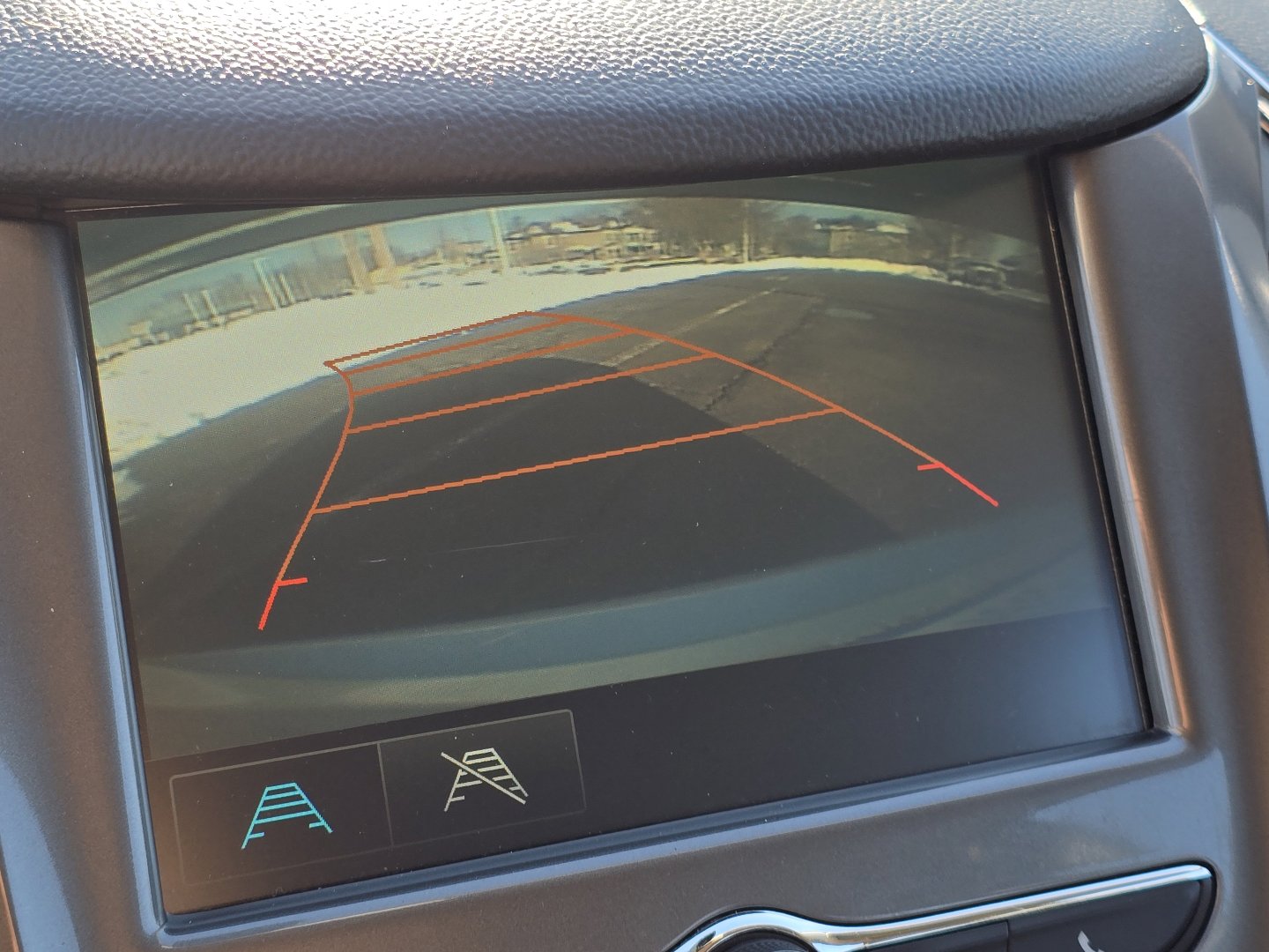 Used 2017 Chevrolet Cruze LT w/ Convenience Package image 3