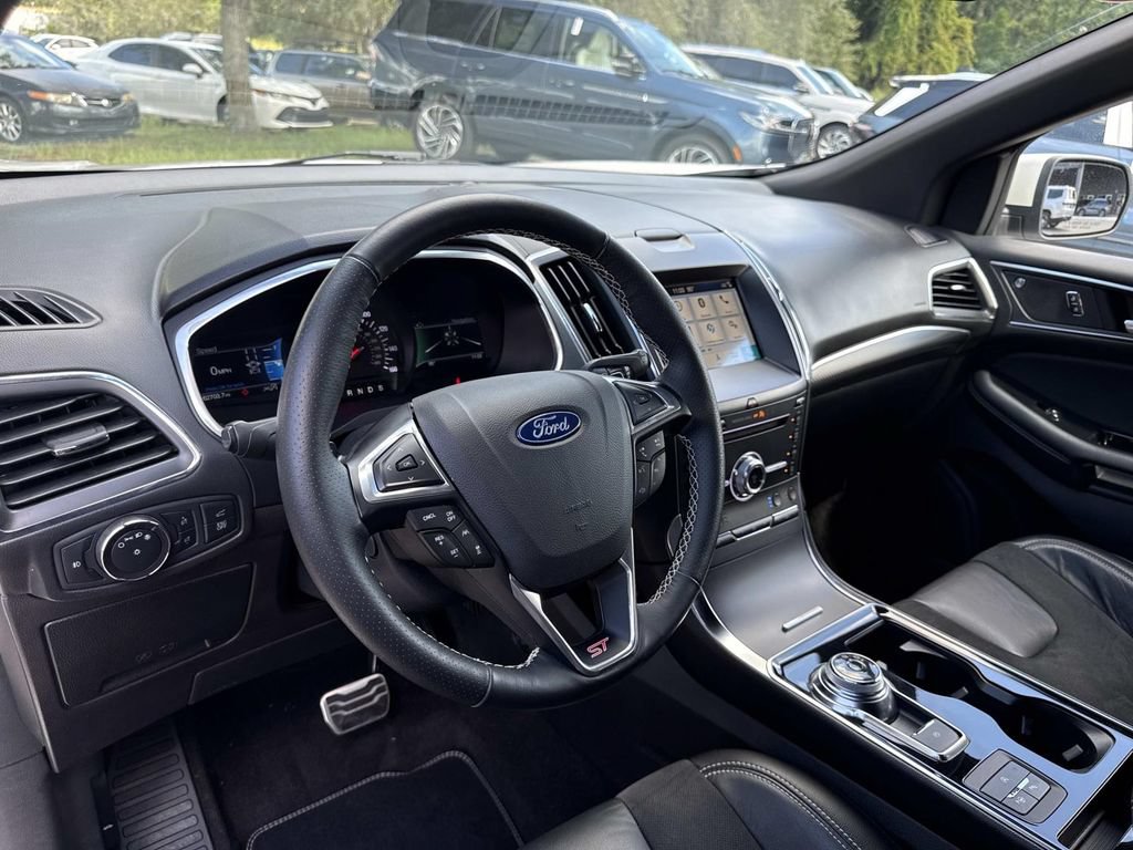 Used 2019 Ford Edge ST w/ Equipment Group 401A AWD/4WD image 33