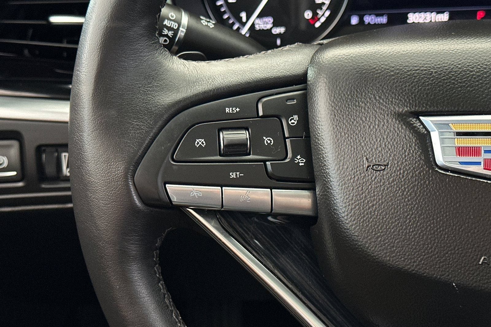 Used 2024 Cadillac XT6 Premium Luxury w/ Technology Package FWD image 33