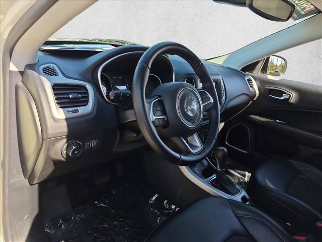 Used 2020 Jeep Compass Latitude AWD/4WD image 10