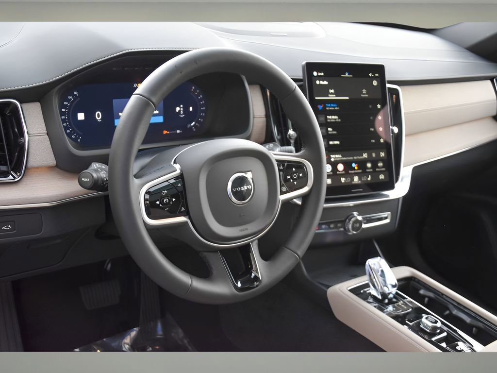 New 2026 Volvo XC90 B6 Plus w/ Protection Package Premier image 11