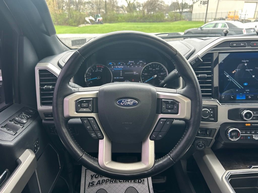 Used 2022 Ford F250 Lariat w/ Black Appearance Package image 4